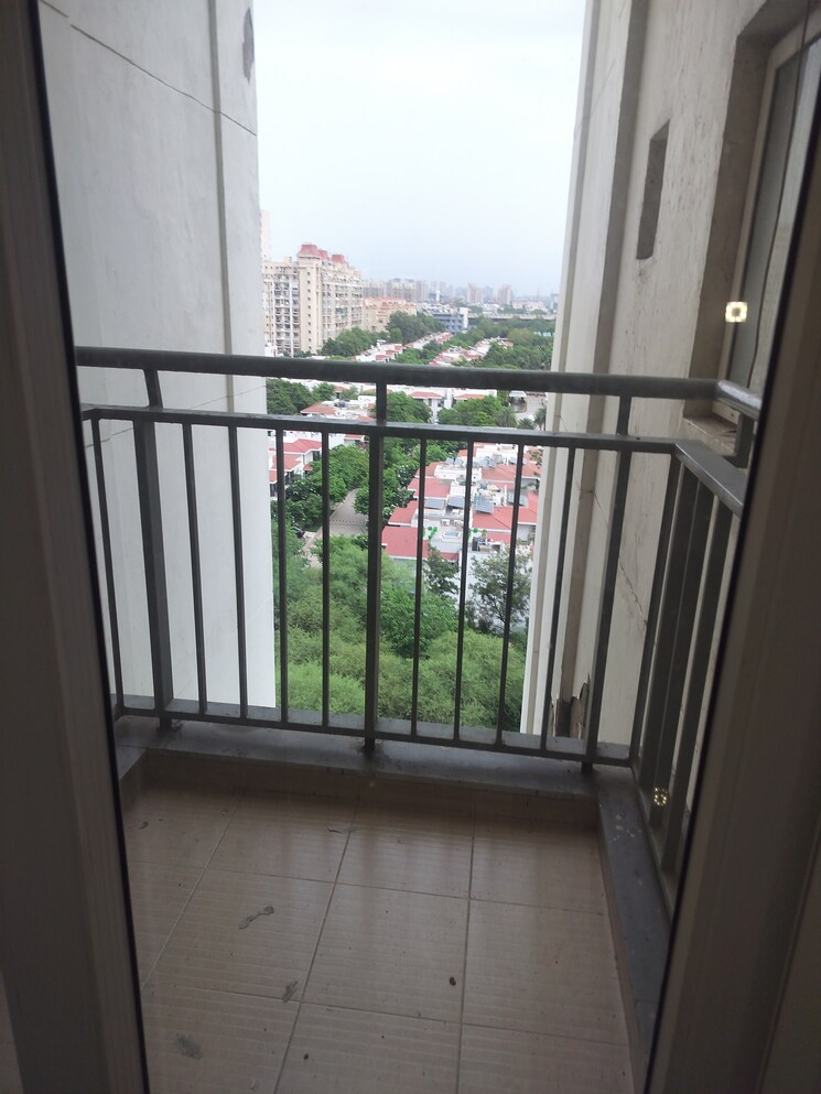 Balcony, spaze-privy 2 Bedroom 1930 Sq.Ft. Apartment In Sector 72 Gurgaon 8934132