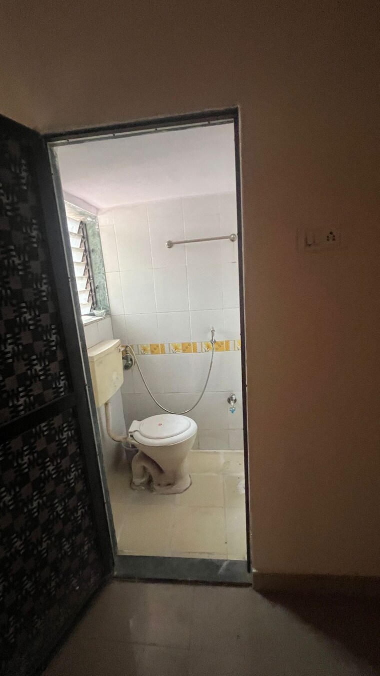 Bathroom, nerul sector 4 3 Bedroom 1300 Sq.Ft. Apartment In Nerul Sector 4 Navi Mumbai 8934154