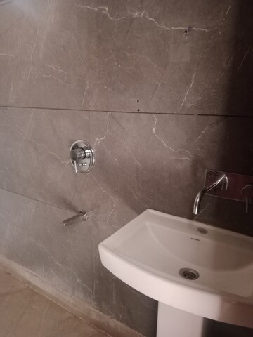 Bathroom in 2 BHK Builder Floor at Sector 25 – for Rent