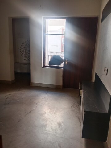 Room in 2 BHK Builder Floor at Sector 25 – for Rent