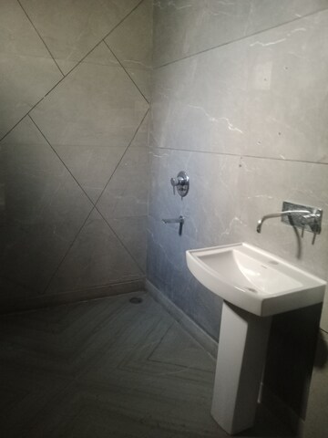 Bathroom in 2 BHK Builder Floor at Sector 25 – for Rent