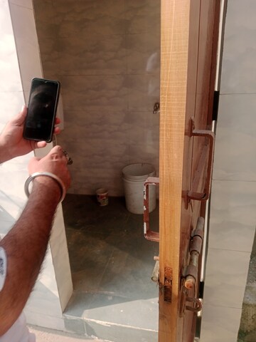 Furnished Amenities in 1.5 BHK Builder Floor at Sector 12 – for Rent