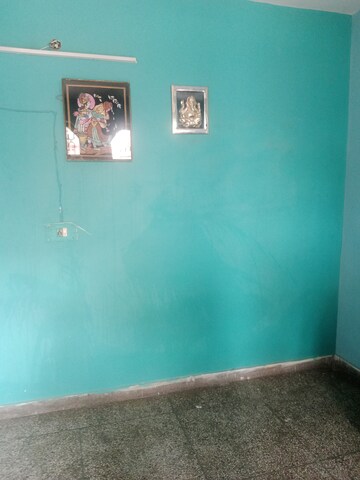 Room in 1.5 BHK Builder Floor at Sector 12 – for Rent