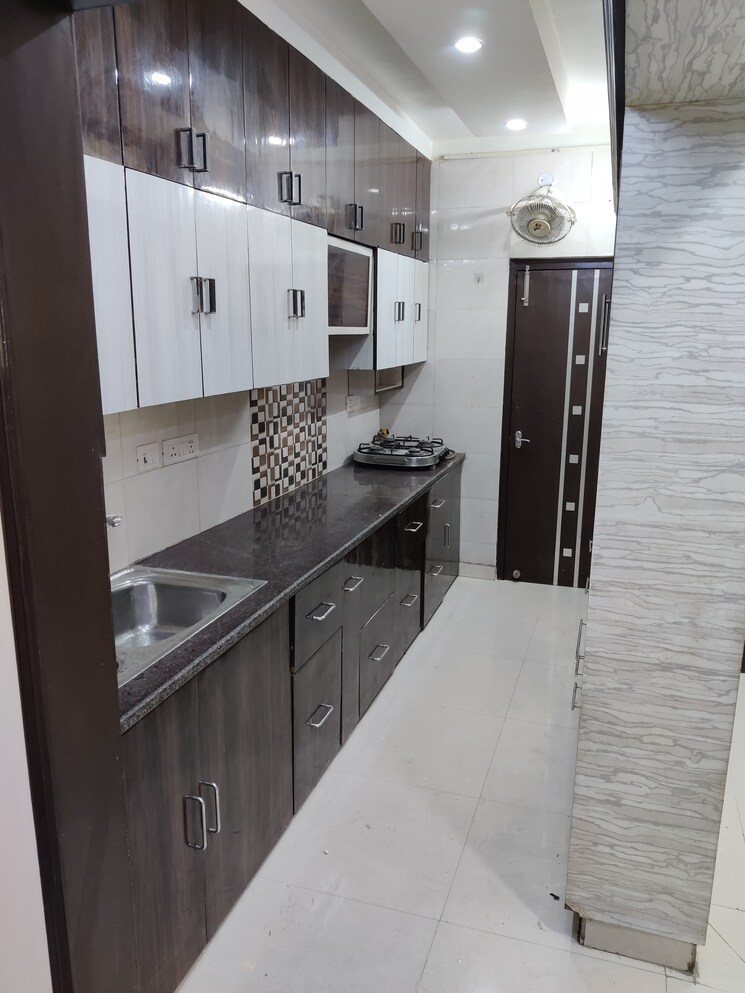 Kitchen, madhur-apartment 2 Bedroom 1000 Sq.Ft. Apartment In Paschim Vihar Delhi 8934176