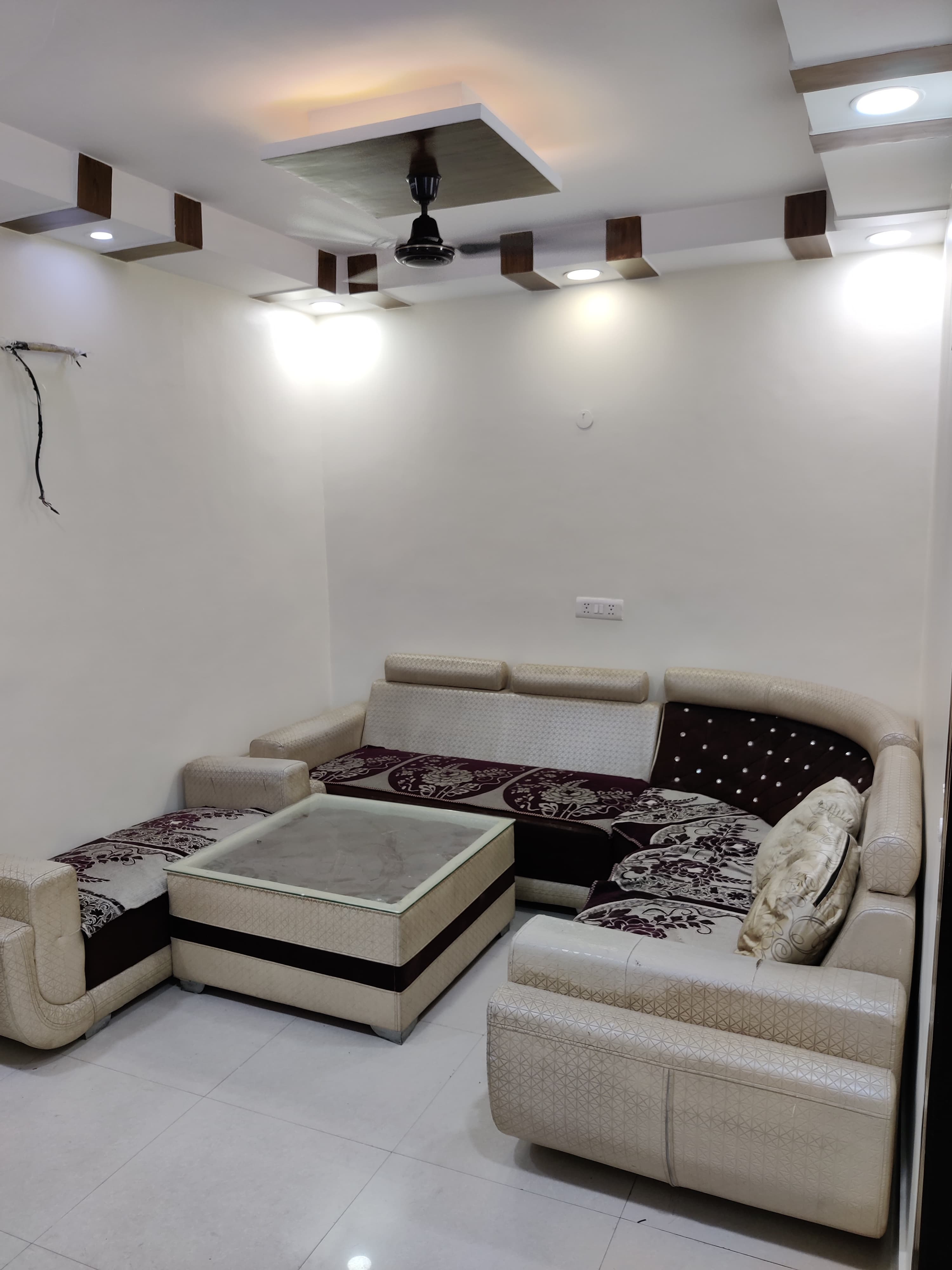 2 BHK + Pooja Room Apartment For Rent in Madhur Apartment