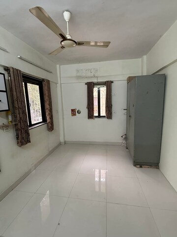 Room in 1 BHK Apartment at Andheri West – for Rent