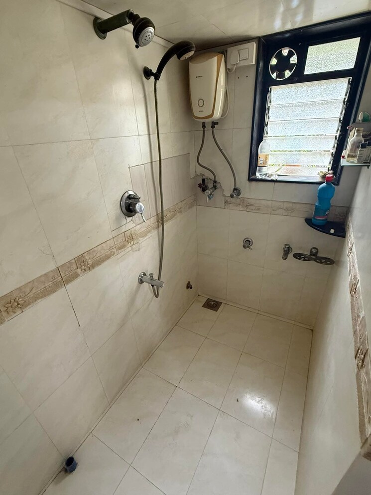 Bathroom, andheri west 1 Bedroom 380 Sq.Ft. Apartment In Andheri West Mumbai 8934188