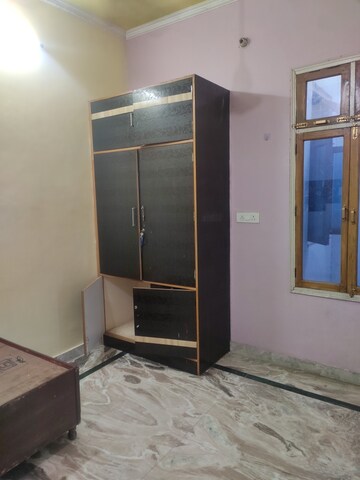 Furnished Amenities in 1.5 BHK Builder Floor at Kalyanpur – for Rent
