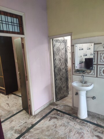 Bathroom in 1.5 BHK Builder Floor at Kalyanpur – for Rent