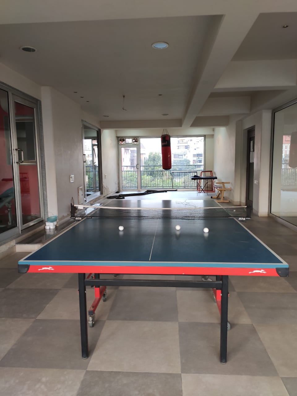 3 BHK 1075 Sq.Ft. Apartment in Garden Court Building