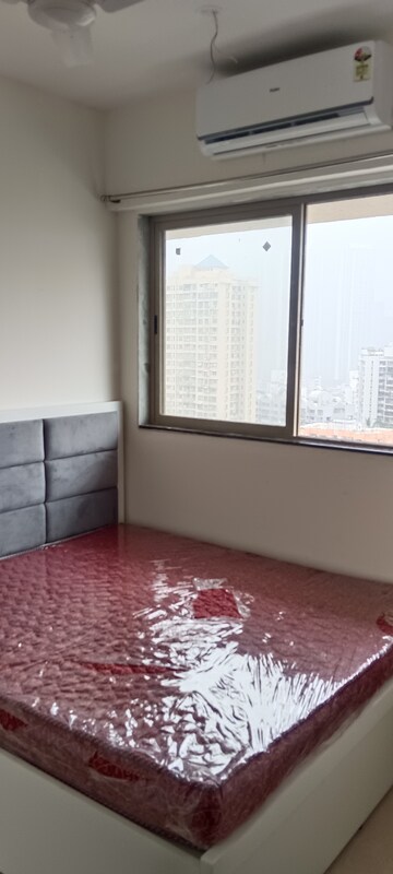 Room in 1 BHK Apartment at Kshitij CHS, Goregaon East – for Rent