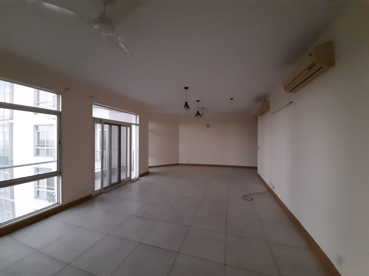 3 BHK + Servant Room 2621 Sq.Ft. Apartment in Jaypee Greens Kalypso Court