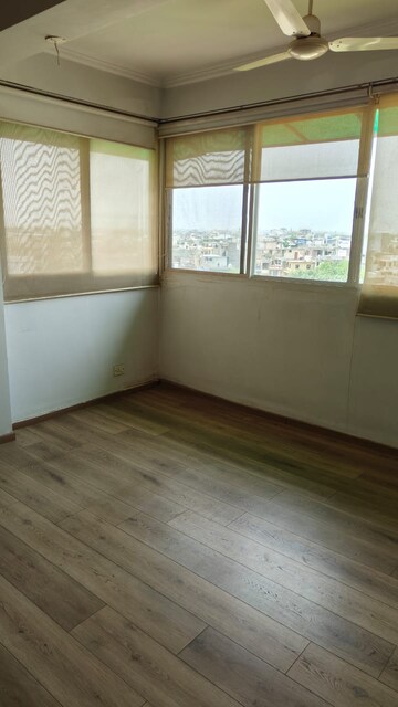 Room in 2 BHK Builder Floor at Sarvapriya Vihar – for Rent