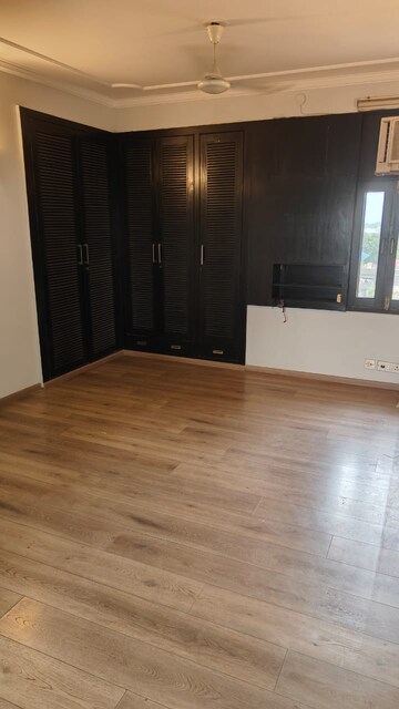 Room in 2 BHK Builder Floor at Sarvapriya Vihar – for Rent
