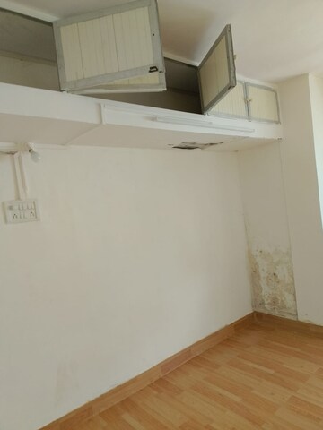 Room in 2 BHK Apartment at Narendra Apartment CHS, Santacruz West – for Rent