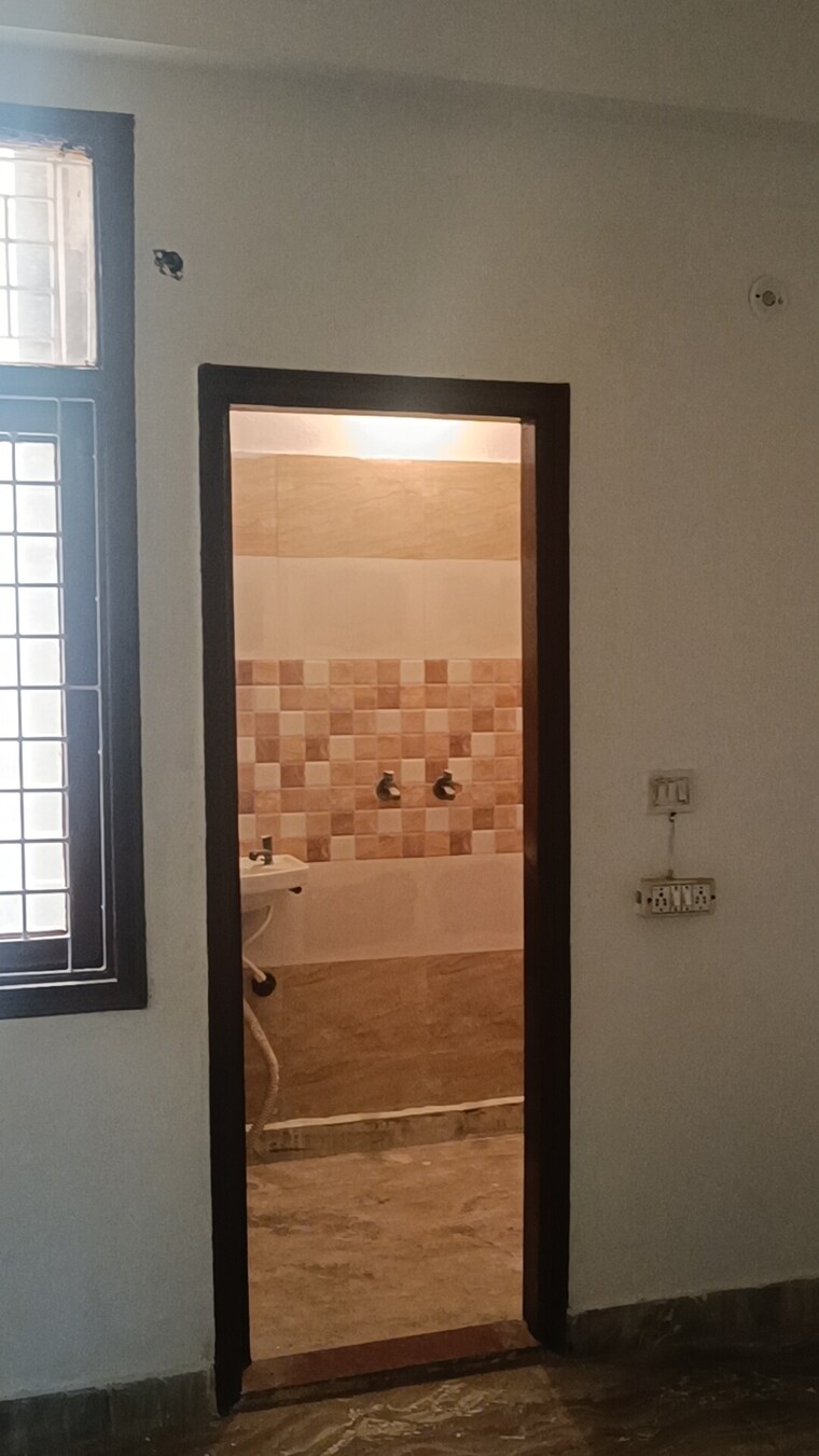 Room, shalimar garden extension i 2 Bedroom 800 Sq.Ft. Builder Floor In Shalimar Garden Extension I Ghaziabad 8934302
