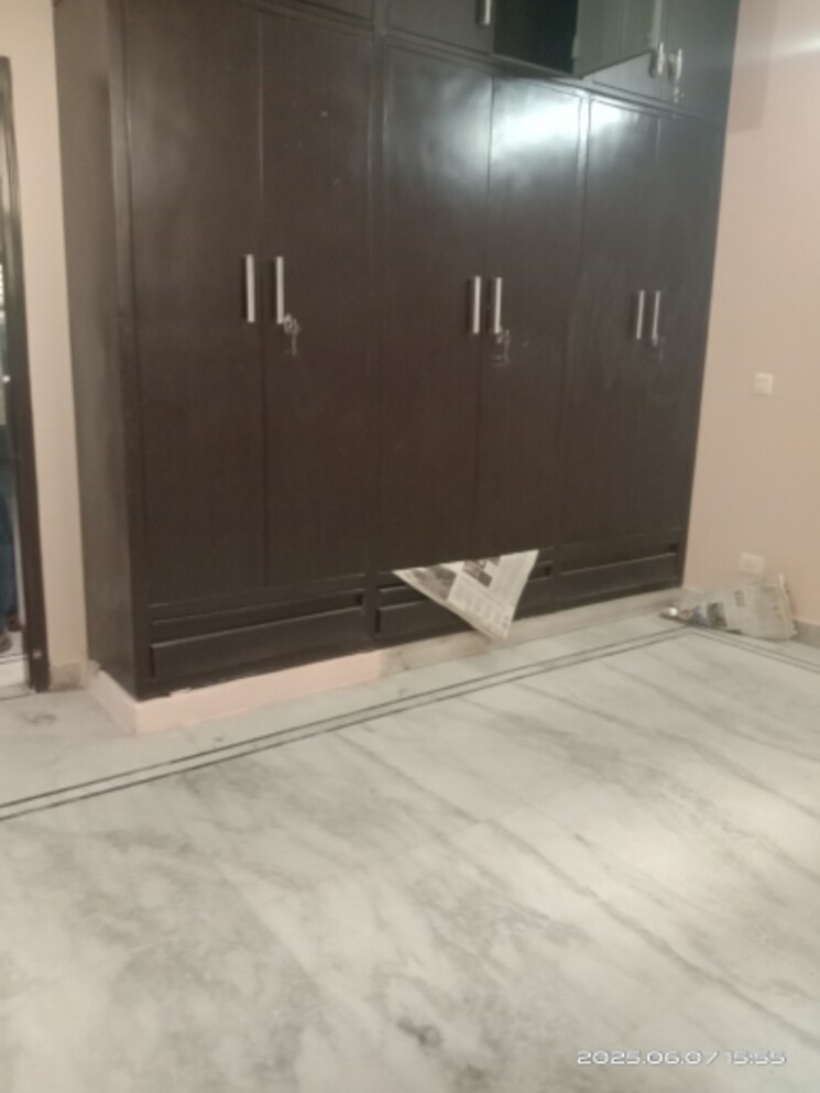 Room, huda-market 2 Bedroom 1000 Sq.Ft. Builder Floor In Sector 31 Gurgaon 8934297