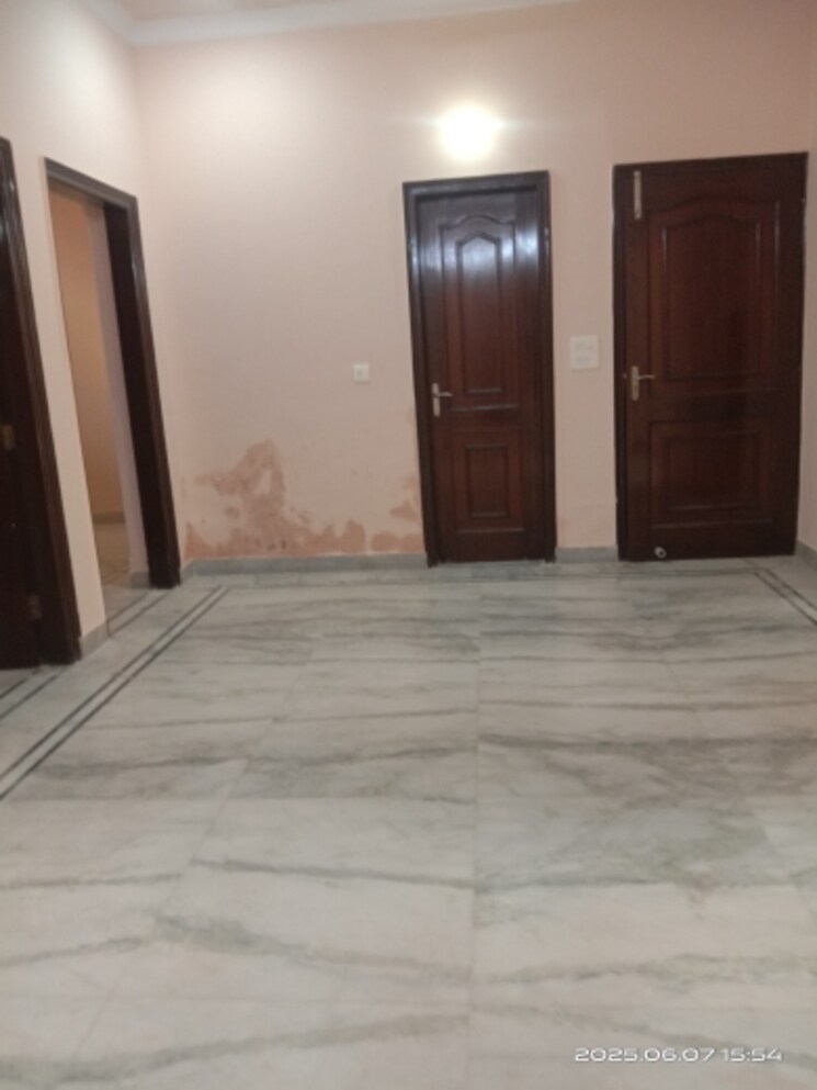 Room, huda-market 2 Bedroom 1000 Sq.Ft. Builder Floor In Sector 31 Gurgaon 8934297