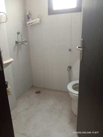 Bathroom in 2 BHK Builder Floor at Huda Market, Sector 31 – for Rent