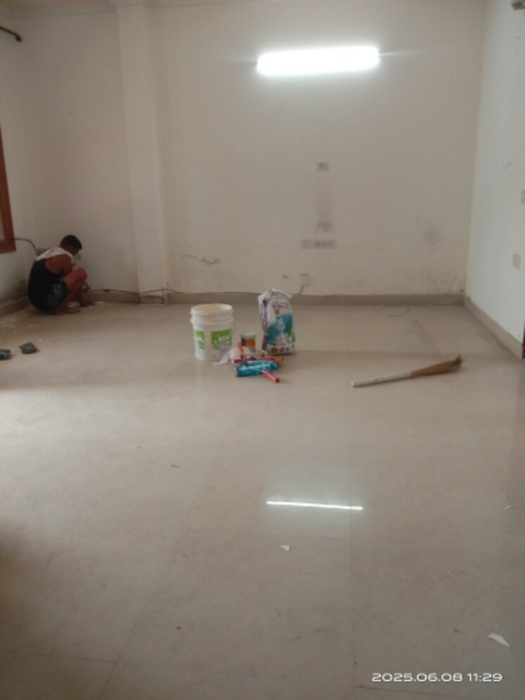  Parking, huda-market 2 Bedroom 1050 Sq.Ft. Builder Floor In Sector 31 Gurgaon 8934299