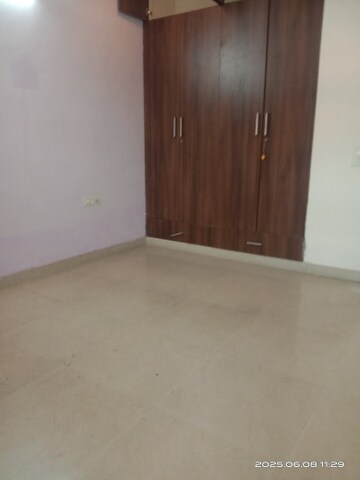 Room in 2 BHK Builder Floor at Huda Market, Sector 31 – for Rent