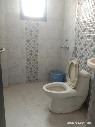 Bathroom in 2 BHK Builder Floor at Huda Market, Sector 31 – for Rent
