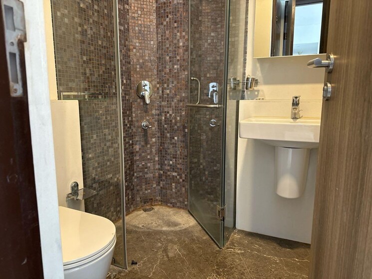 Bathroom, lodha-the-park 4 Bedroom 1571 Sq.Ft. Apartment In Worli Mumbai 8934426