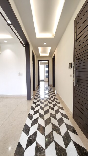 Building Lobby in 3 BHK Builder Floor at Safdarjung Enclave – for Rent