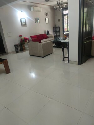 Bathroom in 4 BHK Apartment at Orchid Gardens, Sector 54 – for Sale