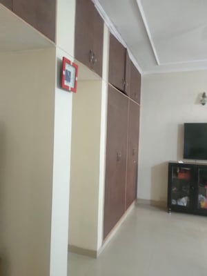 Furnished Amenities in 4 BHK Apartment at Orchid Gardens, Sector 54 – for Sale