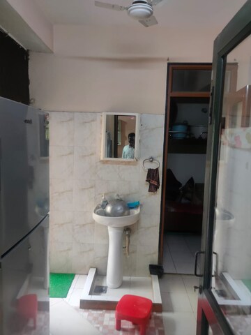 Bathroom in 4 BHK Apartment at Orchid Gardens, Sector 54 – for Sale