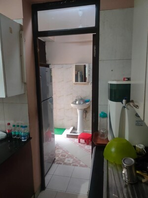 Bathroom in 4 BHK Apartment at Orchid Gardens, Sector 54 – for Sale