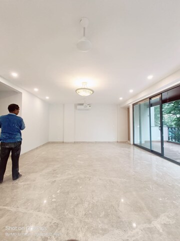 Room in 4 BHK Builder Floor at Boutique Residential Apartments D-6 4, Vasant Vihar – for Rent