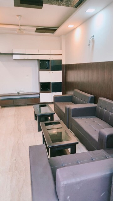Master Bedroom in 3 BHK Builder Floor at Janakpuri – for Rent