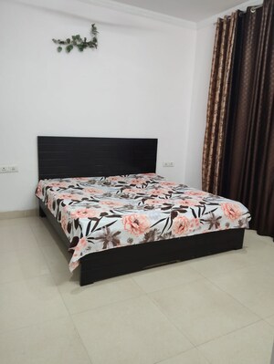 Bedroom in 4 BHK Apartment at Unitech Uniworld Gardens, Sector 47 – for Sale