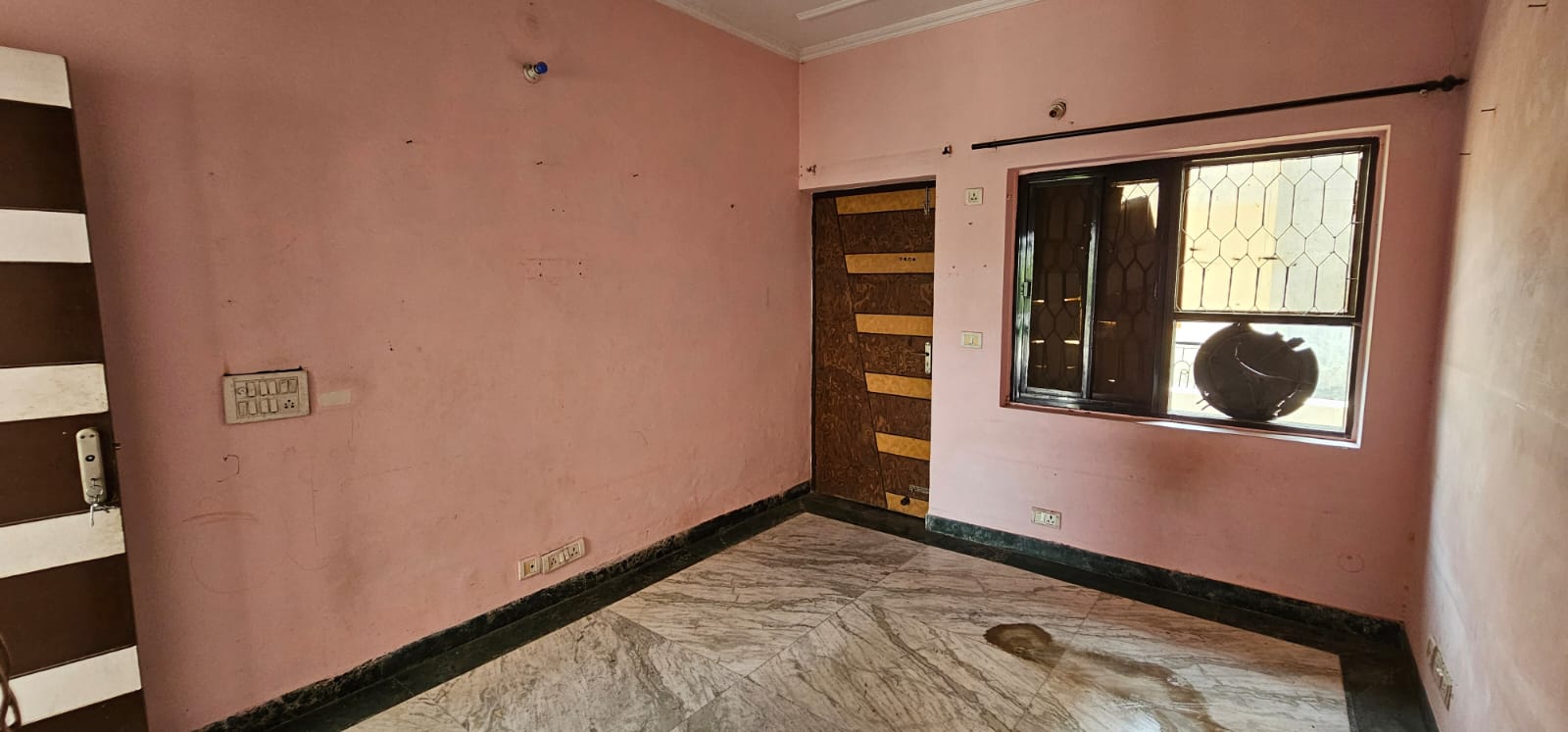 1.5 BHK 700 Sq.Ft. Independent House in RWA Apartments Sector 52