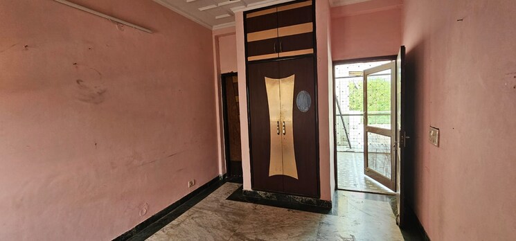 Room, rwa-apartments-sector-52 1.5 Bedroom 700 Sq.Ft. Independent House In Sector 52 Noida 8934606