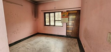 Room in 1.5 BHK Independent House at RWA Apartments Sector 52, Sector 52 – for Rent