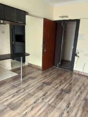 Room in 1 BHK Apartment at Summit Apartment, Goregaon East – for Sale