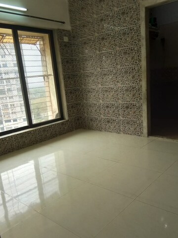 Room in 1 BHK Apartment at Summit Apartment, Goregaon East – for Sale