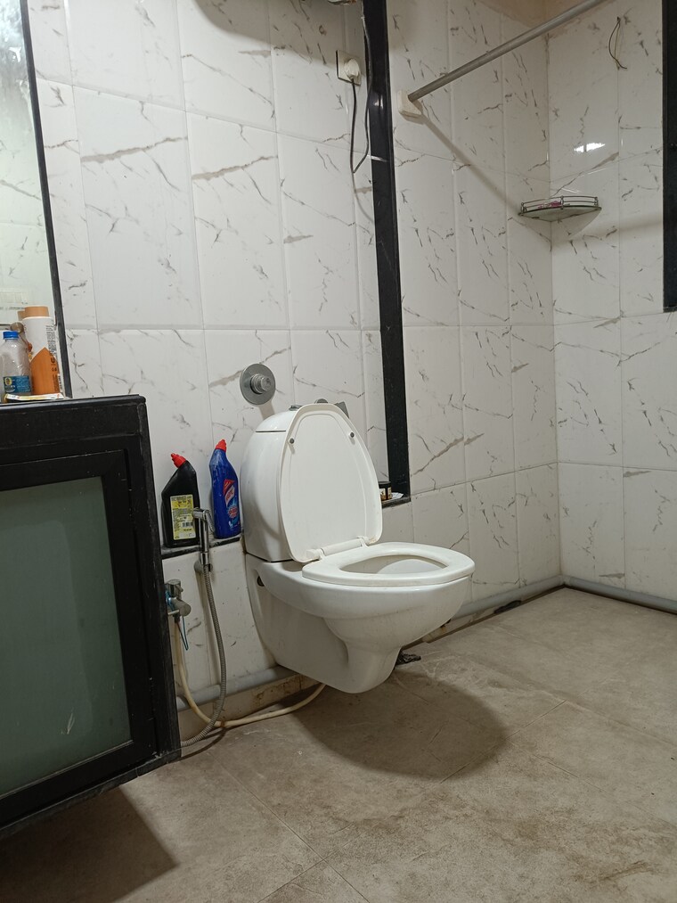 Bathroom, lake-view 4 Bedroom 1871 Sq.Ft. Apartment In Aarey Colony Mumbai 8934685
