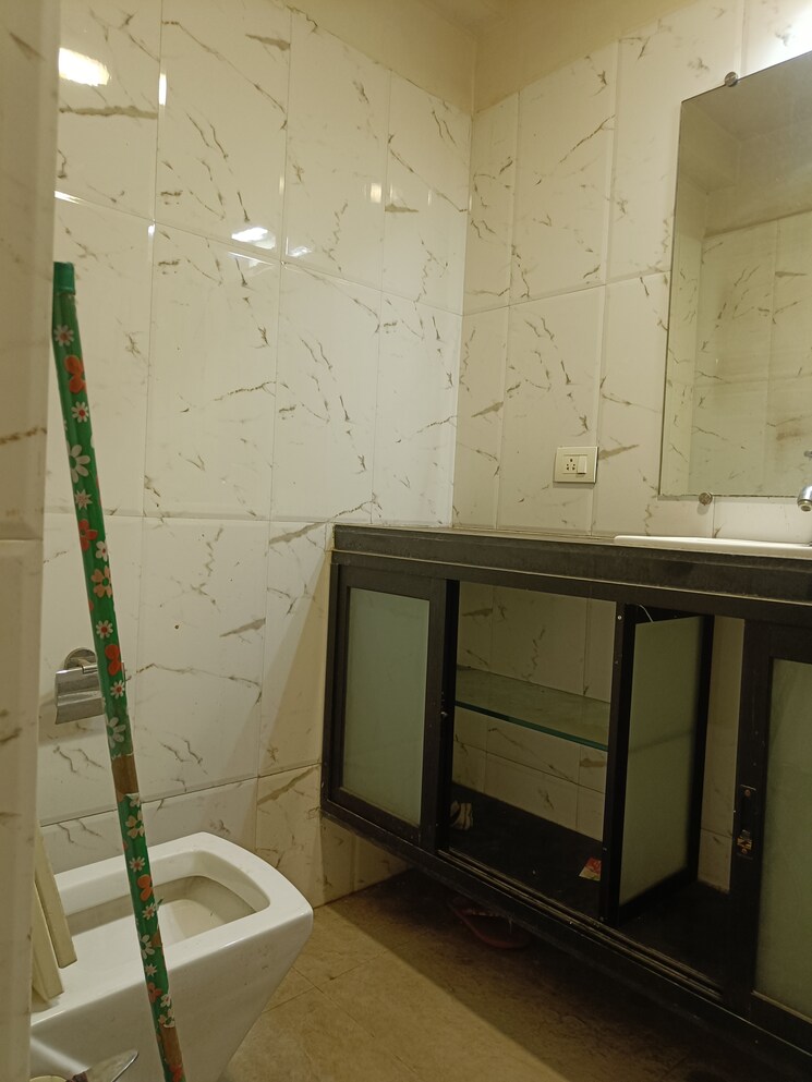Bathroom, lake-view 4 Bedroom 1871 Sq.Ft. Apartment In Aarey Colony Mumbai 8934685