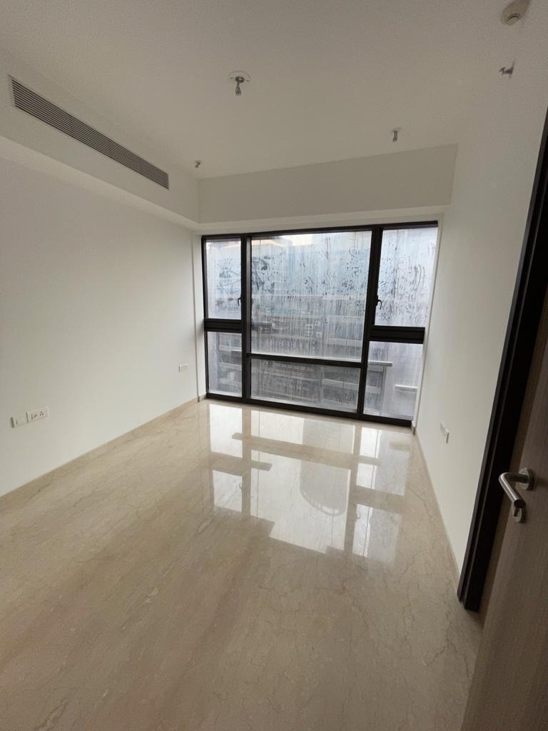 4 BHK + Servant Room Apartment For Rent in Lodha Parkside