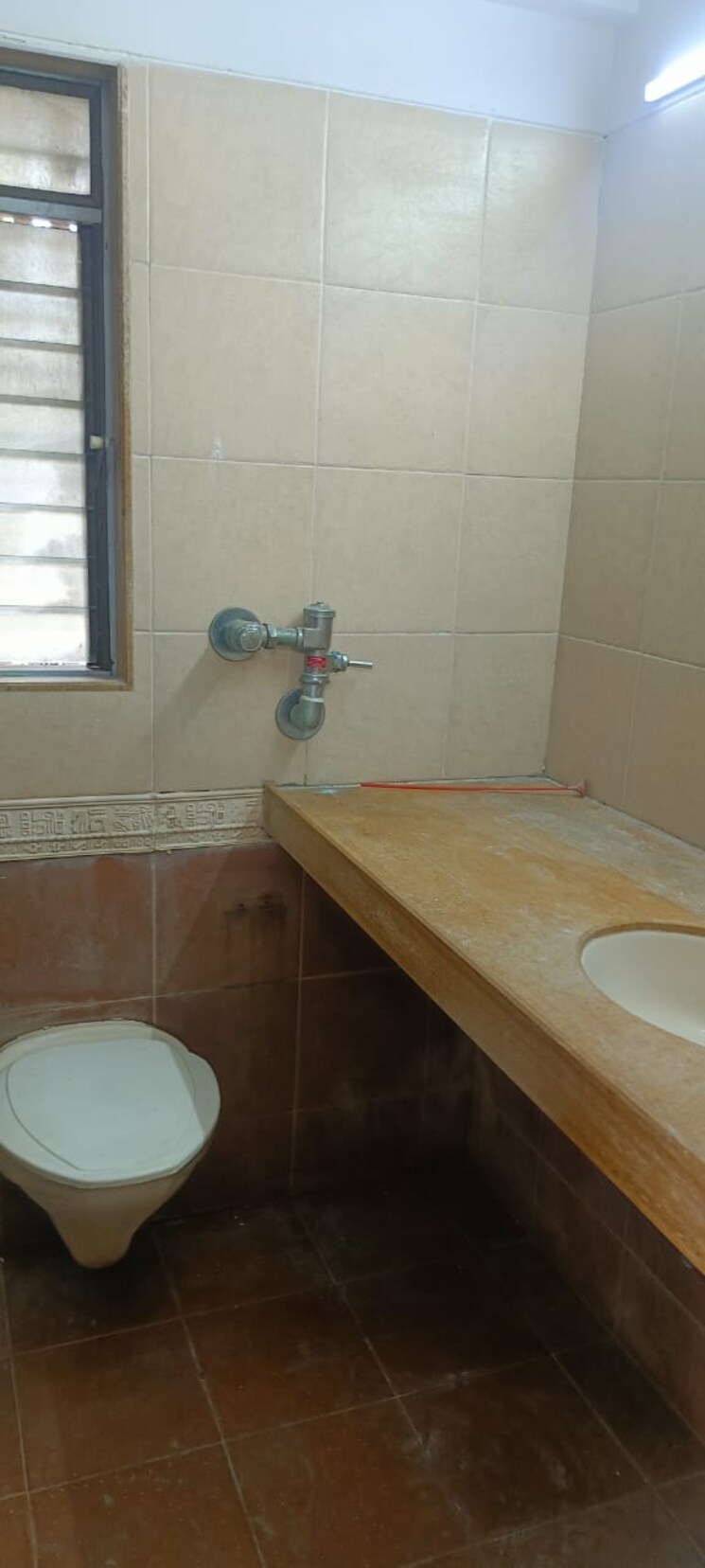 Bathroom, lodha-paradise 2 Bedroom 700 Sq.Ft. Apartment In Majiwada Thane 8934692