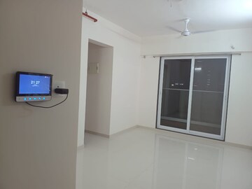 Furnished Amenities in 1 BHK Apartment at Ashar Axis, Majiwada – for Rent