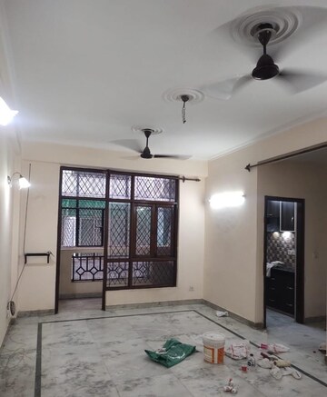 Room in 2 BHK Builder Floor at Kishangarh – for Rent
