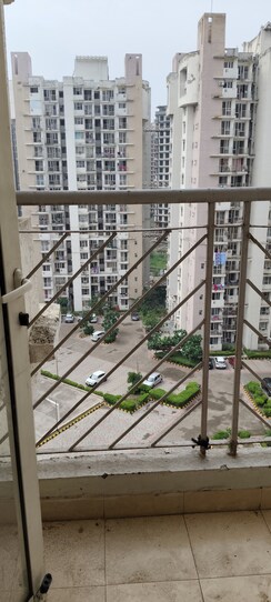 2 BHK + Pooja Room Apartment For Sale in Logix Blossom Greens