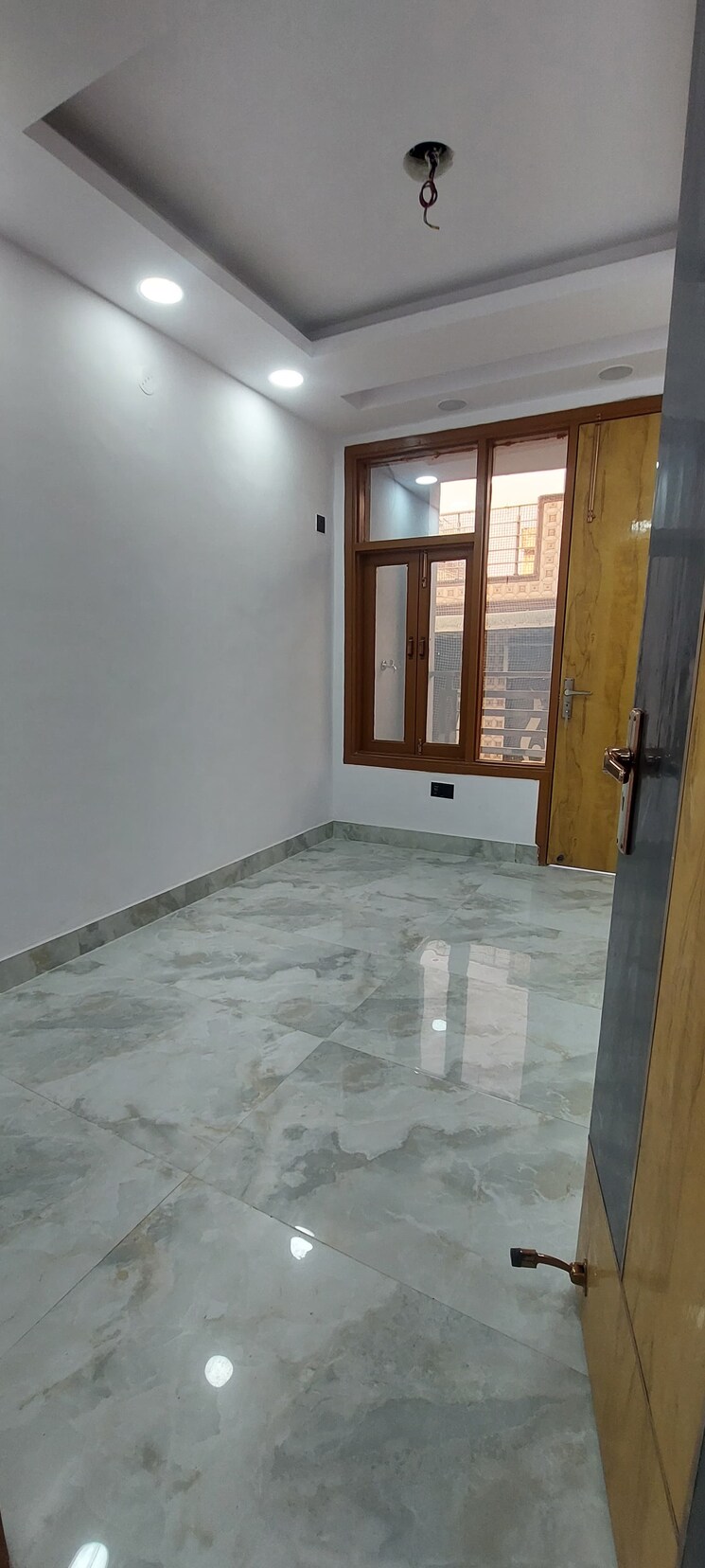 Room, govindpuri 3 Bedroom 900 Sq.Ft. Builder Floor In Govindpuri Delhi 8934804