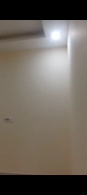 Room in 2.5 BHK Builder Floor at Sector 1 Greater Noida – for Rent