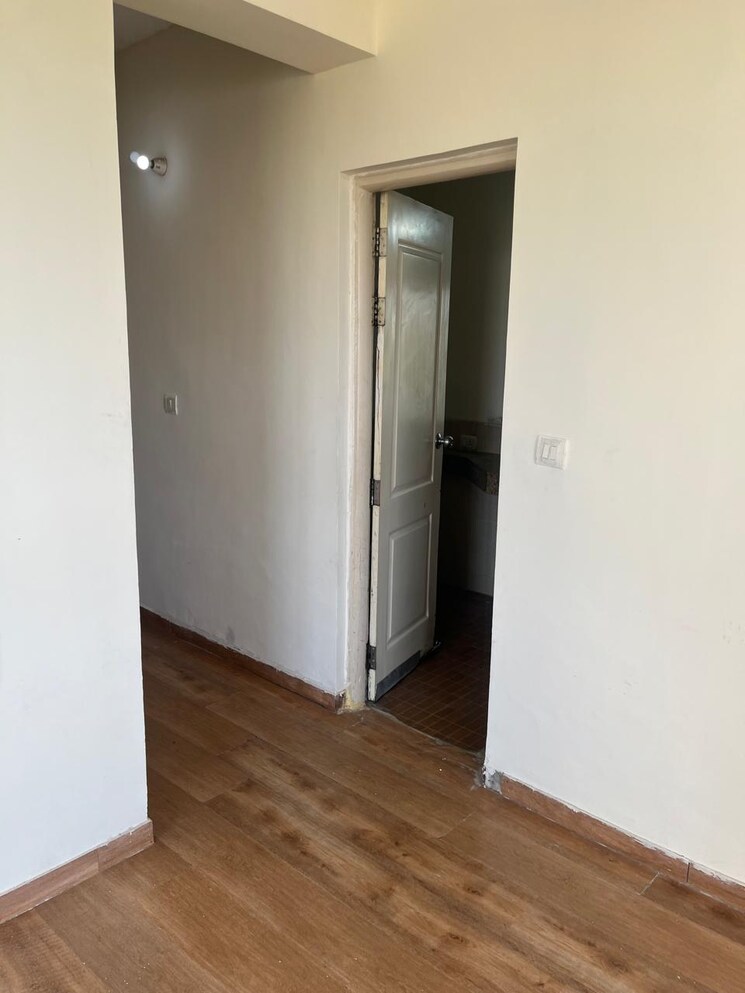 Room, umang-monsoon-breeze-phase-ii 2 Bedroom 1239 Sq.Ft. Apartment In Sector 78 Gurgaon 8934883